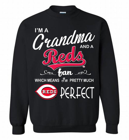 I'M A Grandma And A Cincinnati Reds Fans Gift Crewneck Sweatshirt - zezetee