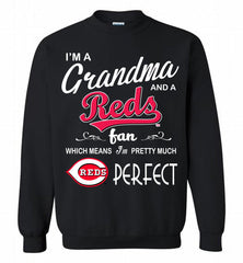 I'M A Grandma And A Cincinnati Reds Fans Gift Crewneck Sweatshirt - zezetee