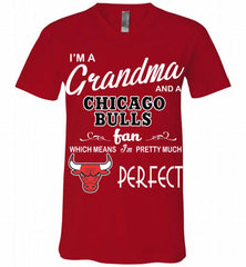 I'M A Grandma And A Chicago Bulls Fans Perfect V-Neck Shirt - zezetee