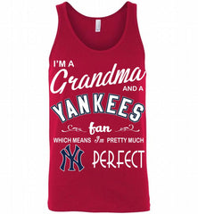 I'M A Grandma And A New York Yankees Fans Gift Tank - zezetee