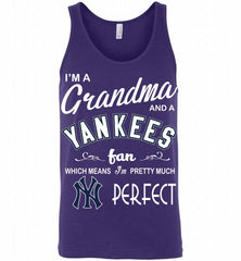 I'M A Grandma And A New York Yankees Fans Gift Tank - zezetee