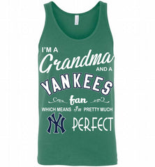 I'M A Grandma And A New York Yankees Fans Gift Tank - zezetee