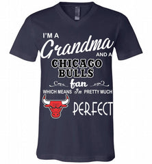 I'M A Grandma And A Chicago Bulls Fans Perfect V-Neck Shirt - zezetee