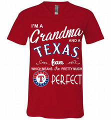 I'M A Grandma And A Texas Rangers Fans Gift V-Neck Shirt - zezetee