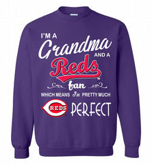 I'M A Grandma And A Cincinnati Reds Fans Gift Crewneck Sweatshirt - zezetee