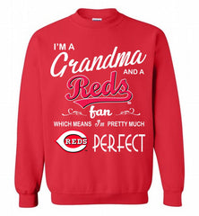 I'M A Grandma And A Cincinnati Reds Fans Gift Crewneck Sweatshirt - zezetee
