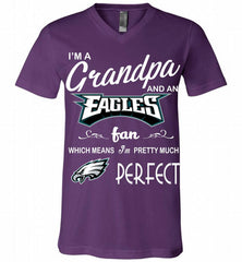 I'M A Grandpa And A Philadelphia Eagles Pretty Much Perfect V-Neck Shirt - zezetee